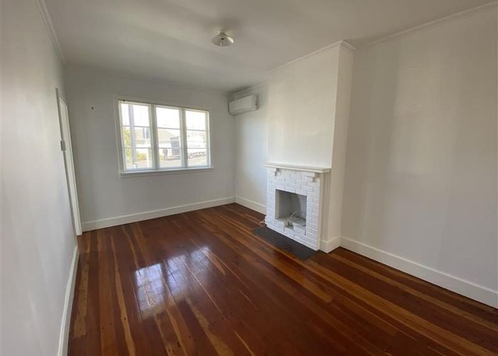  at 2/400 Mount Eden Road, Mount Eden, Auckland City, Auckland
