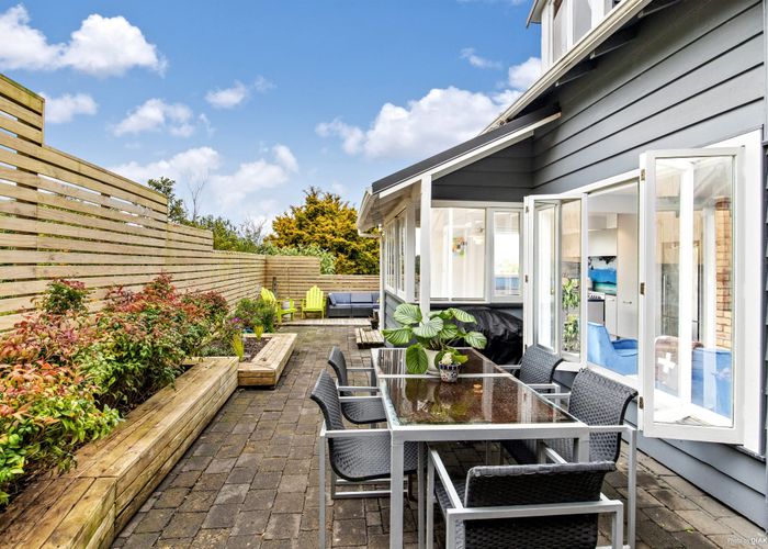  at 16 Takutai Street, Parnell, Auckland