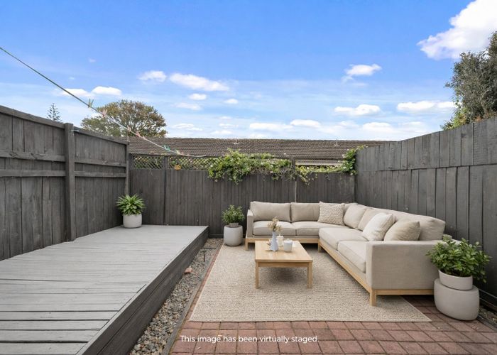  at 2/25A Vine Street, Mangere East, Manukau City, Auckland
