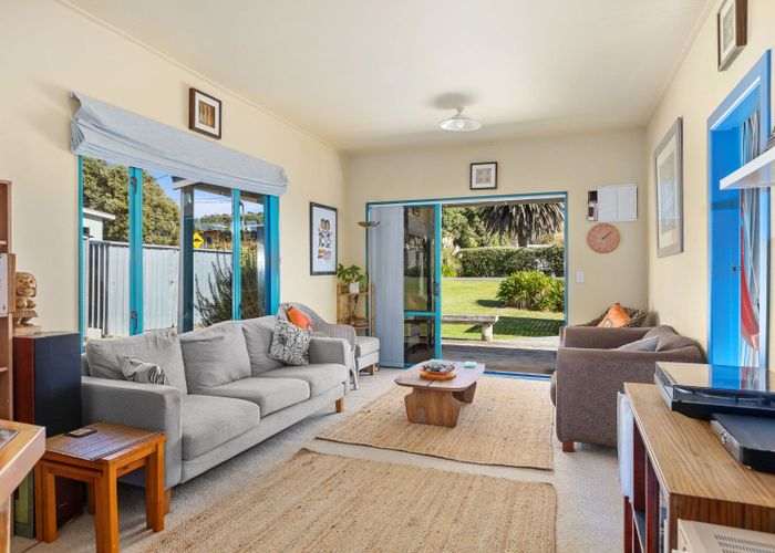  at 43 Pinedale Crescent, Riversdale Beach