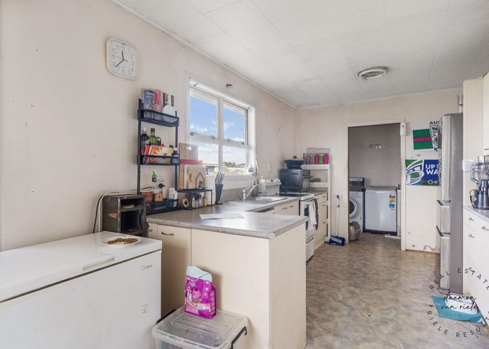  at 11 Thompson Terrace, Manurewa, Manukau City, Auckland