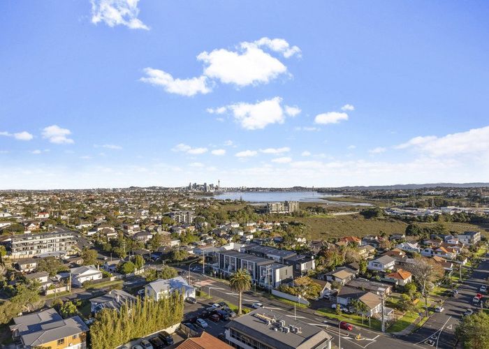  at 9-17 Byron Avenue, Takapuna, North Shore City, Auckland