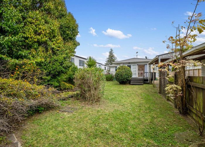  at 54 Boakes Road, Mount Wellington, Auckland