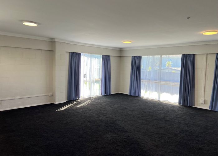  at 4 Pakira Avenue, Glendene, Waitakere City, Auckland