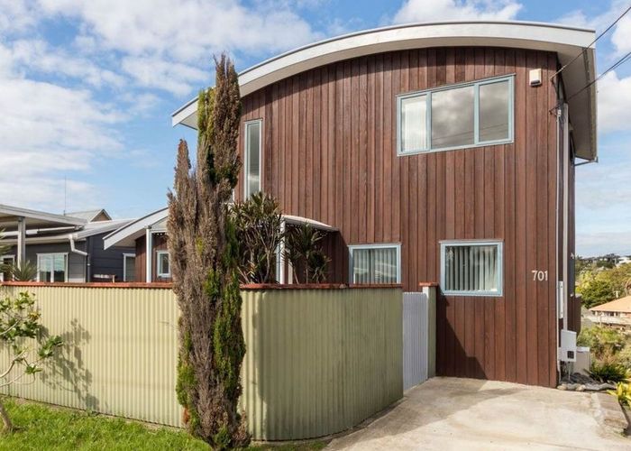  at 701 Beach Road, Rothesay Bay, Auckland