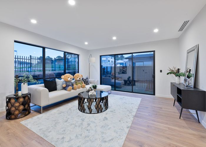  at 15 Kate Duncan Drive, Swanson, Waitakere City, Auckland