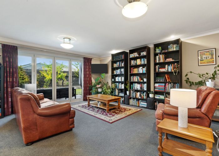  at 7 Coolspring Way, Redwood, Christchurch