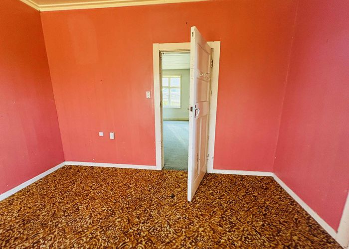  at 2 Westbourne Terrace, Castlecliff, Whanganui, Manawatu / Whanganui