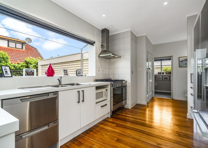  at 1 McNicol Street, Fairfield, Hamilton