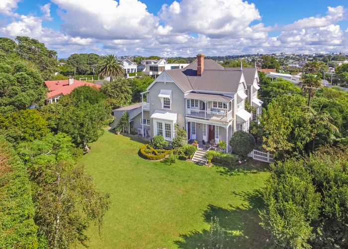  at 52 HINEMOA ST, Birkenhead, Auckland