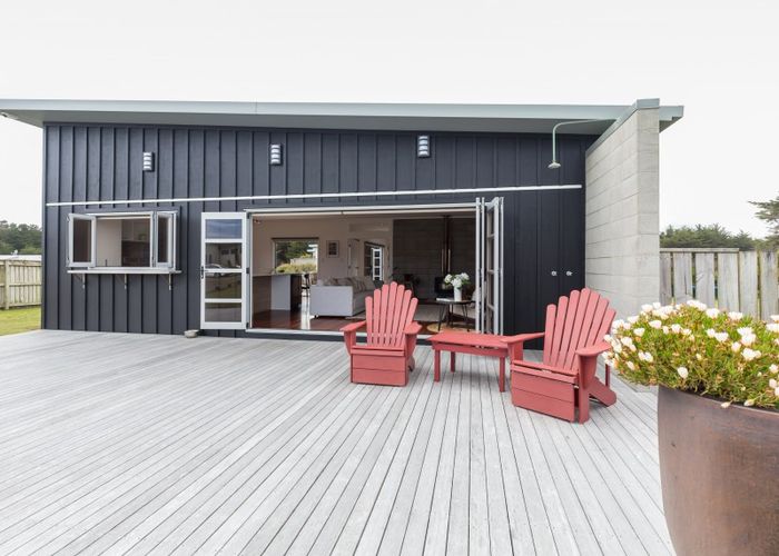  at 42A Kent Avenue, Waitarere Beach, Levin