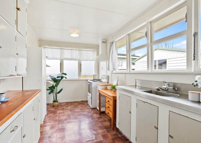  at 4A Willerton Avenue, New Lynn, Waitakere City, Auckland