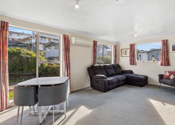  at 42 Dovecote Avenue, Corstorphine, Dunedin, Otago
