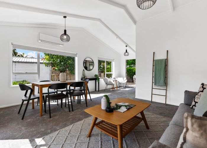  at 2/25 Lucinda Place, Glen Eden, Waitakere City, Auckland