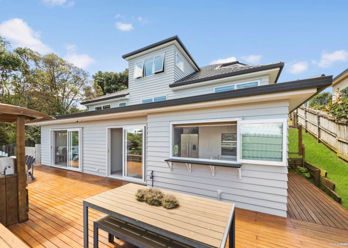  at 21 Highgrove Lane, Totara Vale, Auckland