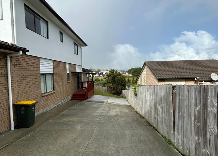  at 20 Fairchild Ave, Goodwood Heights, Manukau City, Auckland