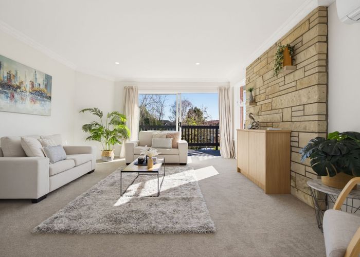  at 6 Joanna Place, Deanwell, Hamilton