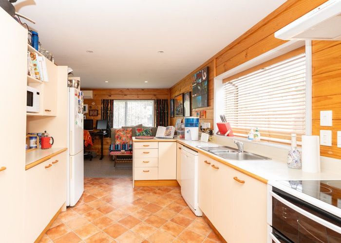  at 16 Oregon Crescent, Glenview, Hamilton
