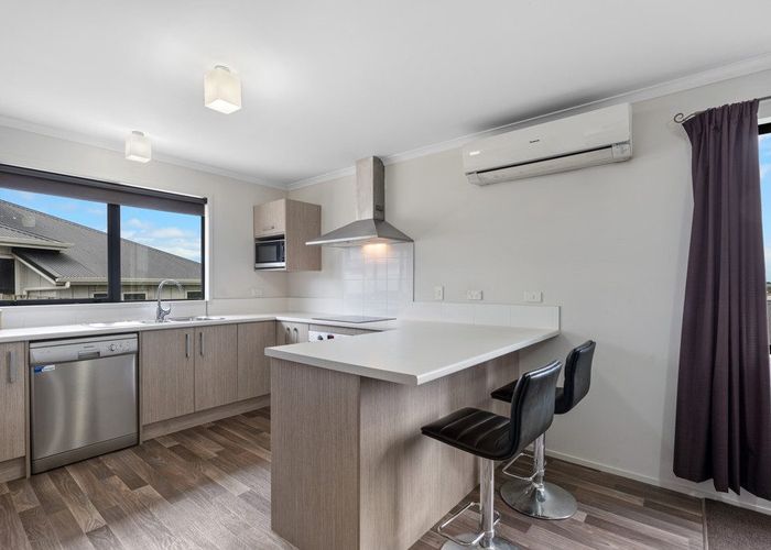  at 6 Iris Place, Grandview Heights, Hamilton