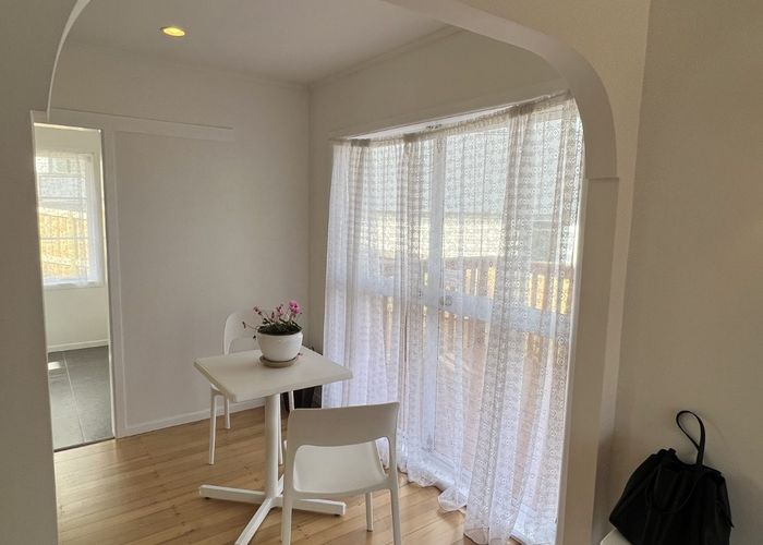  at 32 Essex Street, Te Atatu South, Waitakere City, Auckland