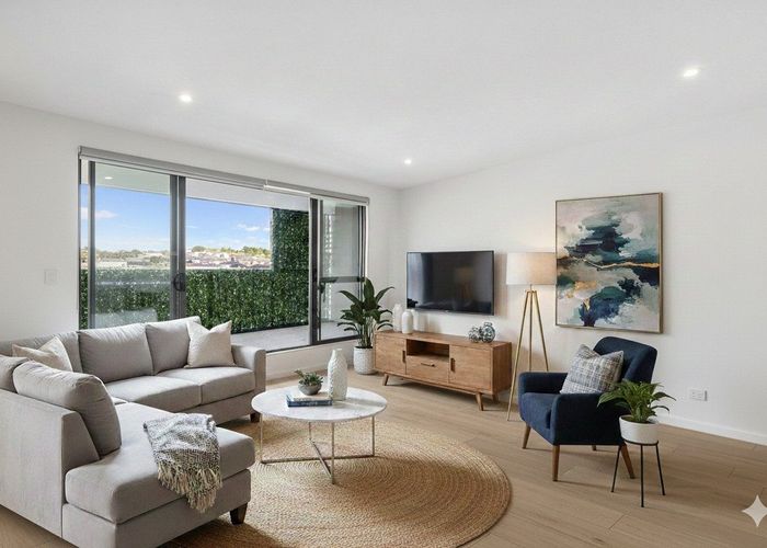  at 203/3 Dishys Road, Flat Bush, Manukau City, Auckland