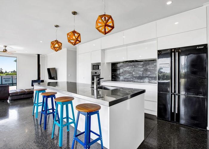  at 135 Sealy Road, Omata, New Plymouth