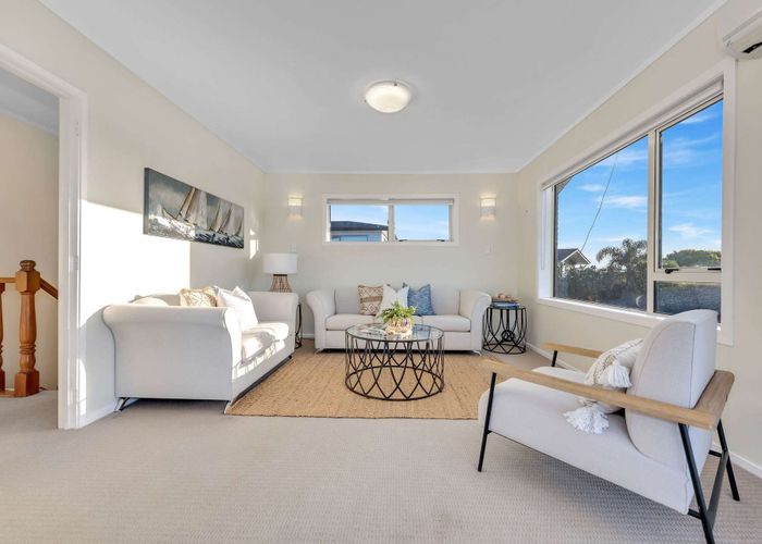  at 9 Melissa Place, Farm Cove, Manukau City, Auckland