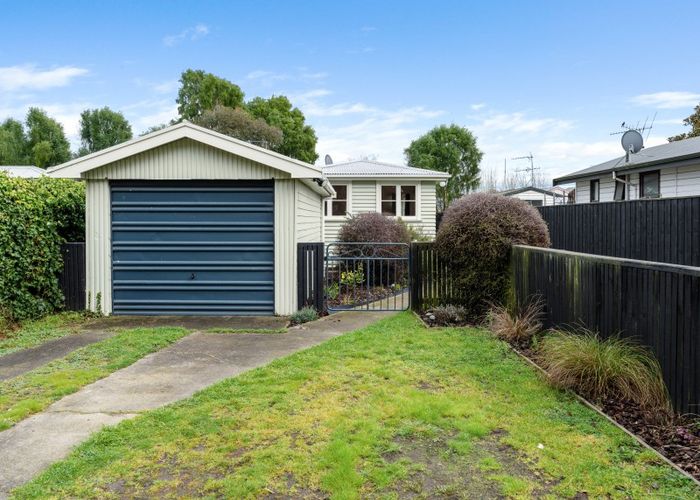  at 34 Ferry Road, Woodend Beach, Woodend