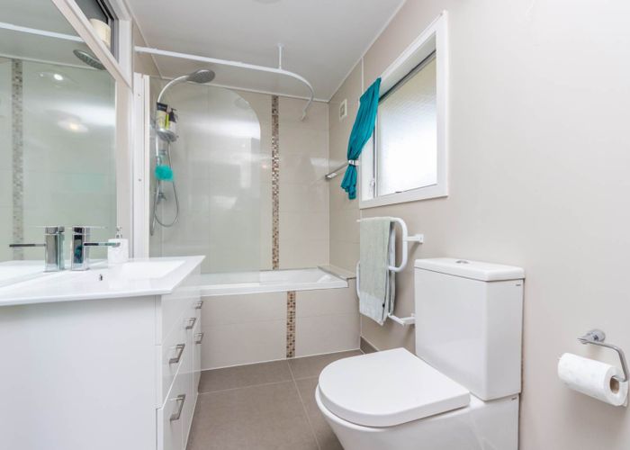  at 1/68 Ferndale Road, Mount Wellington, Auckland