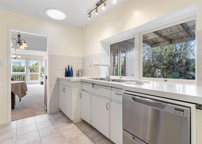 at 2/89 Diana Drive, Glenfield, North Shore City, Auckland