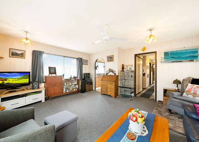  at 2/30 Fraser Road, Narrow Neck, North Shore City, Auckland
