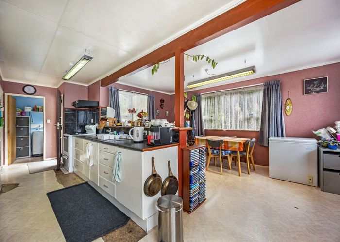  at 28 Tiroiti Grove, Stokes Valley, Lower Hutt