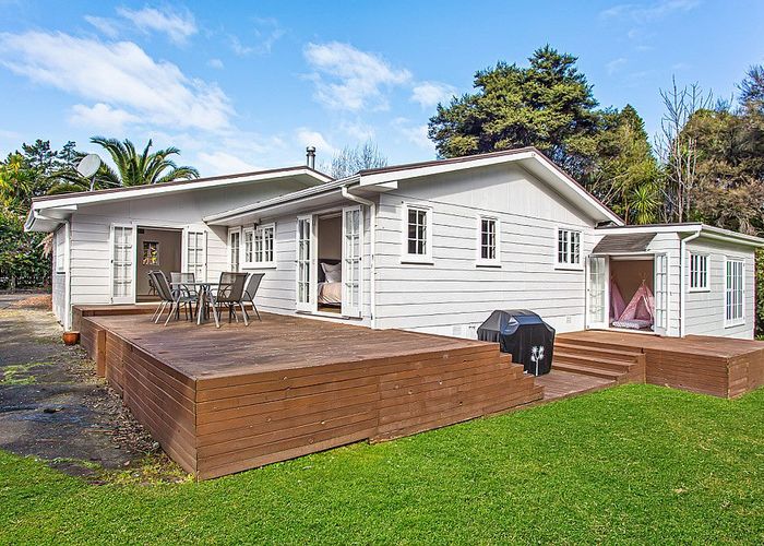  at 86 Waitakere Road, Henderson