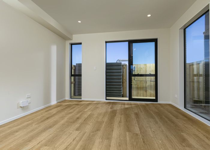  at 2/18 Scott Road, Hobsonville, Waitakere City, Auckland