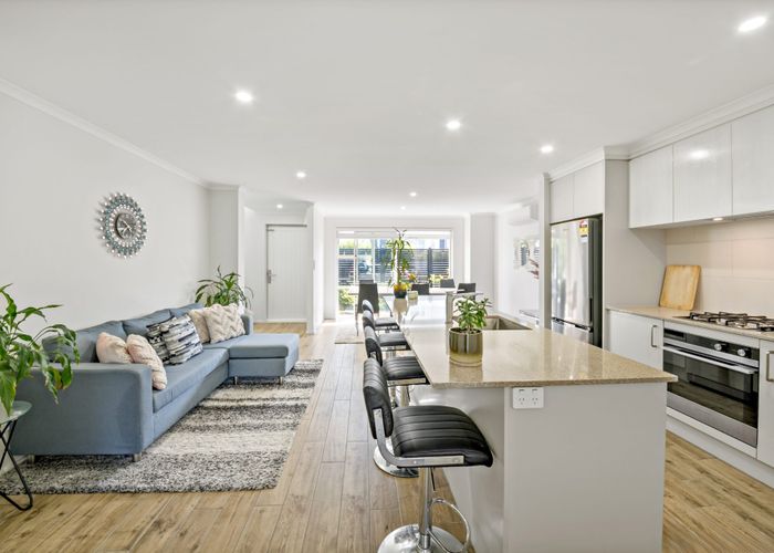  at 72 Karepiro Drive, Stanmore Bay, Rodney, Auckland