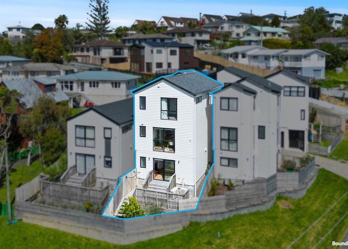  at 17E Hogans Road, Glenfield, North Shore City, Auckland