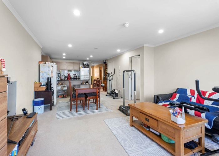  at 305/26 Remuera Road, Newmarket, Auckland