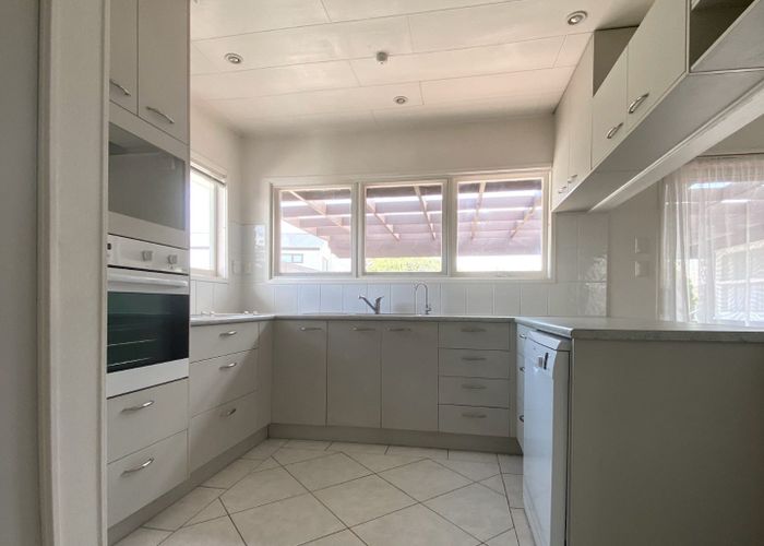  at 4 Roadley Avenue, Sunnyhills, Auckland