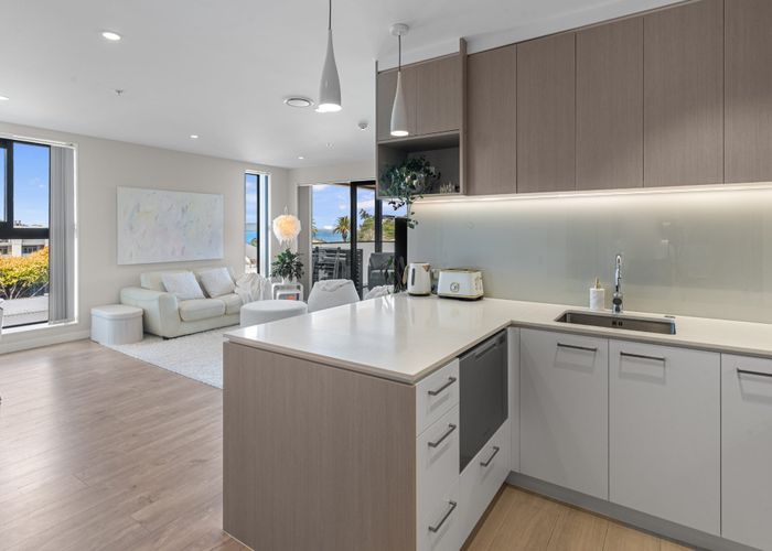  at 311/4 Bute Road, Browns Bay, Auckland