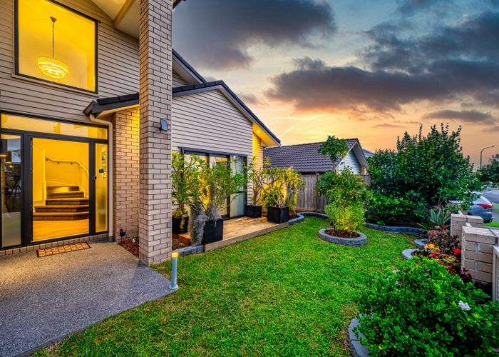  at 118A Gracechurch Drive, Flat Bush, Auckland