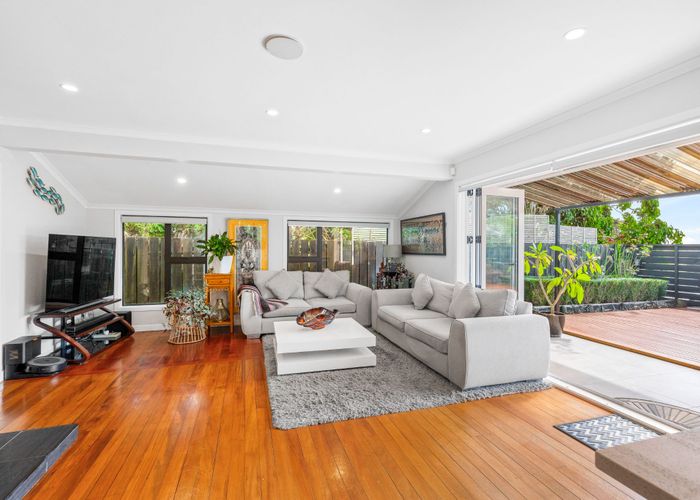  at 9 Burnham Road, Waitakere, Waitakere City, Auckland