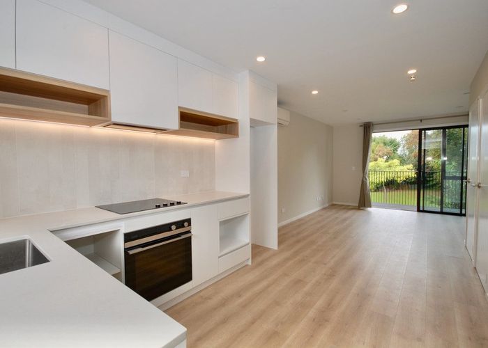 at 41e Camelot Place, Glenfield, North Shore City, Auckland