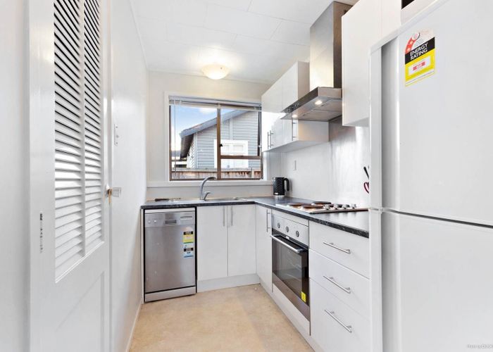  at 4/3204 Great North Road, New Lynn, Waitakere City, Auckland