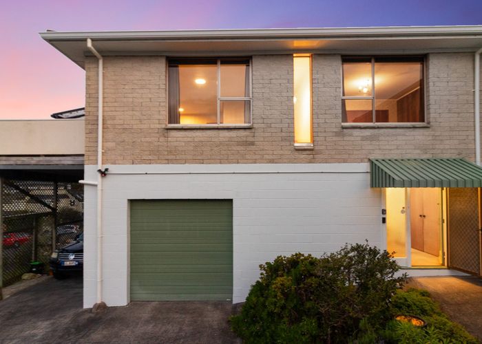 at 1/12 Bungalow Avenue, Point Chevalier, Auckland