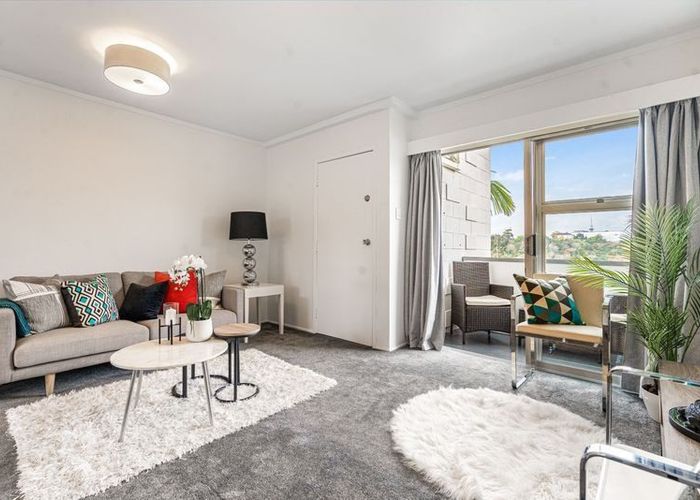  at 2/21 Finch Street, Morningside, Auckland City, Auckland