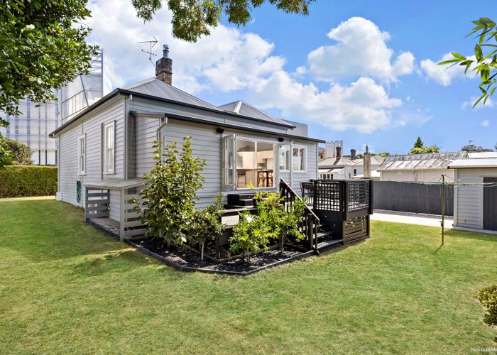  at 14 Cricket Avenue, Mount Eden, Auckland