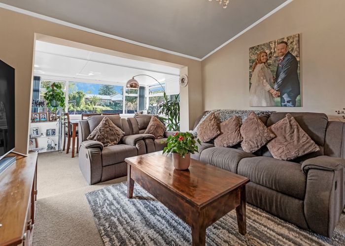  at 1/10 Alcock Street, Mount Wellington, Auckland