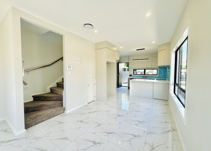  at 5/287 Massey Road, Mangere East, Manukau City, Auckland