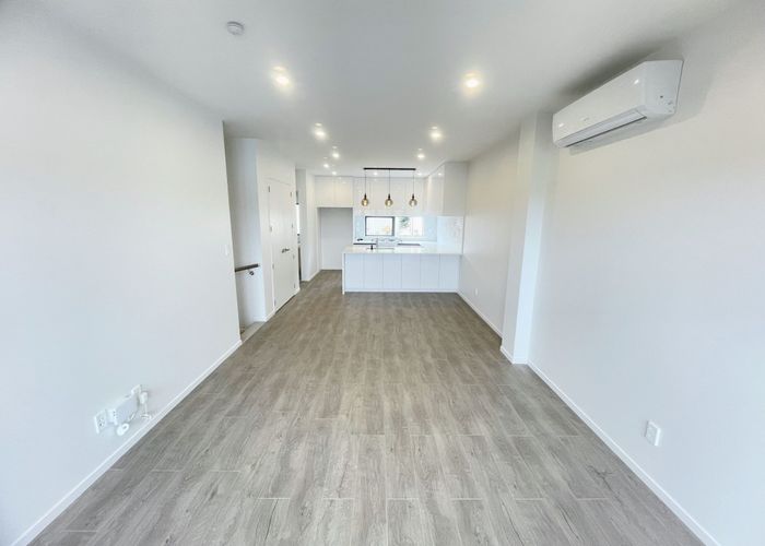  at 2/701 Hillsborough Road, Mount Roskill, Auckland City, Auckland