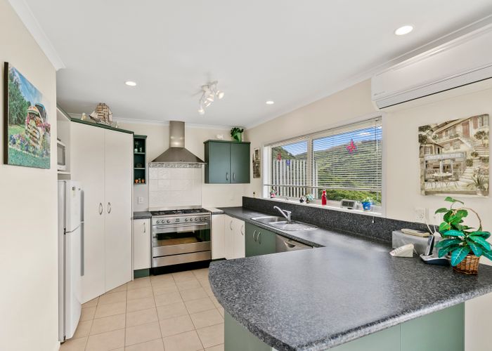  at 35 Tamworth Crescent, Newlands, Wellington